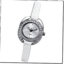 Embellished Bezel Circle (White)