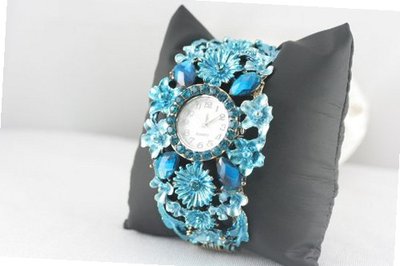 Brand New in Box Ladies Blue Bangle Lastest Style