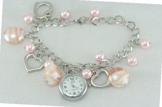 New in Box Pink Heart Charm Bracelet Ladies Latest Style