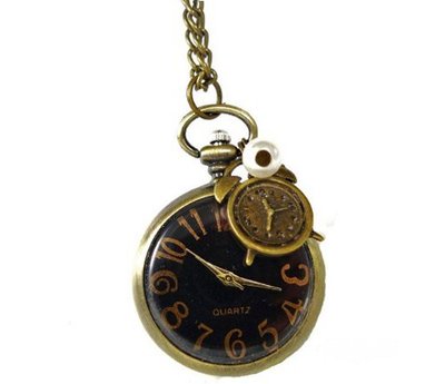 Pocket - A clock comes rarely alone 