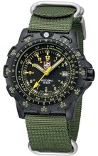 Luminox LAND 8825