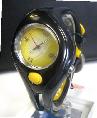 Nike Triax Swift Analog Arsenal Soccer