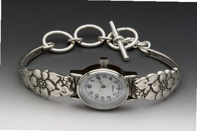 Silver Spoon Floral Petite Woman's Oval Vintage Petal