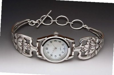 Silver Spoon Flower Round MOP Ladies Water Lilly