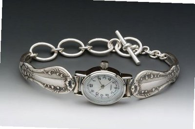 Silver Spoon Ladies Mother of Pearl Oval Silver Lila