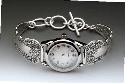 Silver Spoon Silver MOP Round Unique Lady Helen